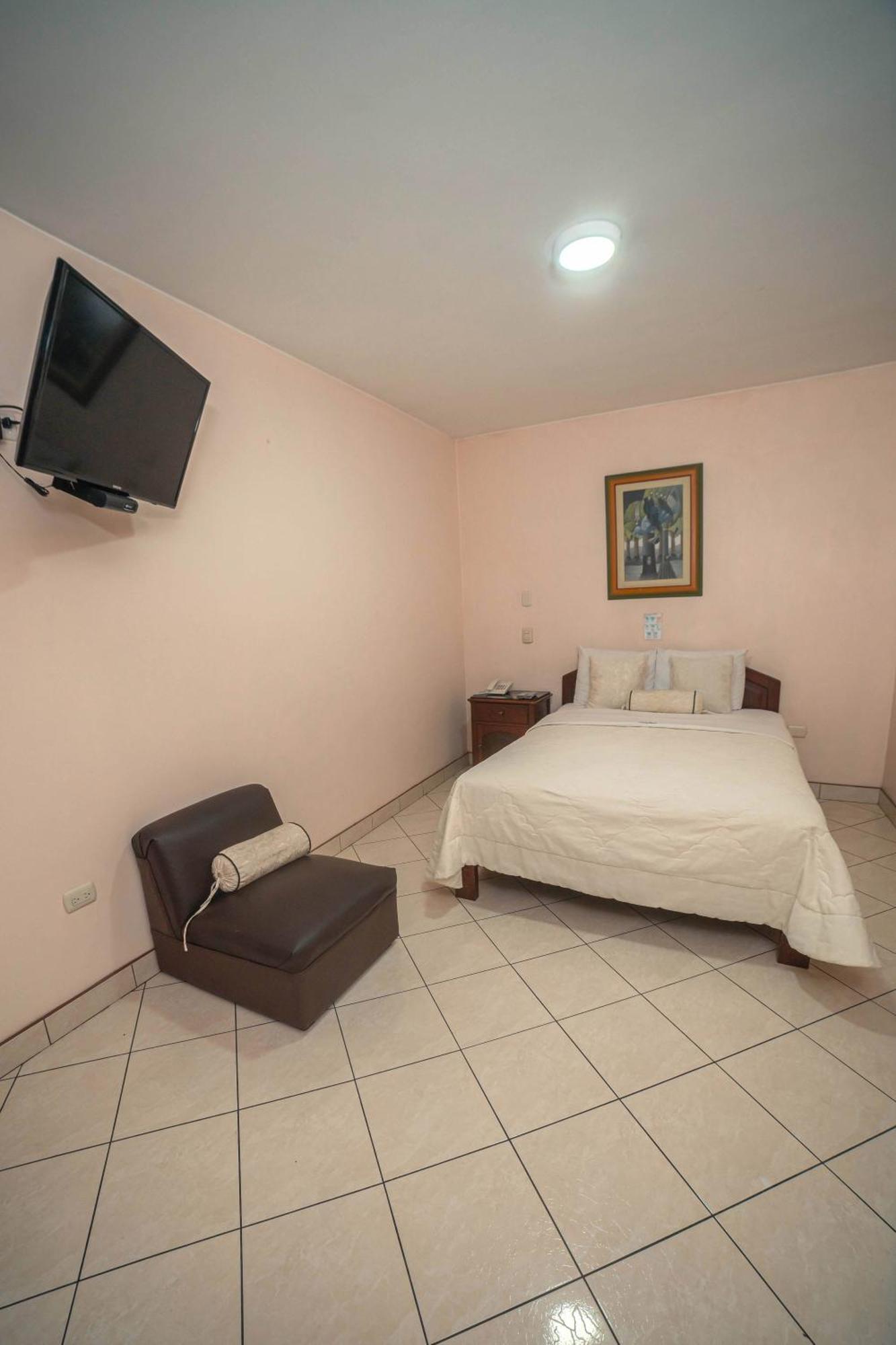 Hotel Torre Norte Trujillo Kültér fotó